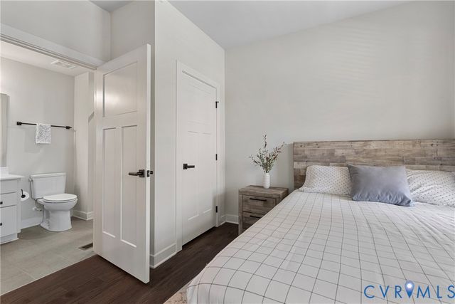 12256 Manor Crossing Dr, Glen Allen, VA 23059