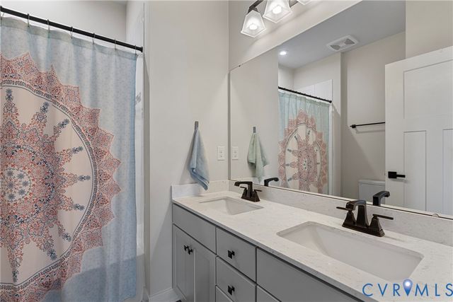 12256 Manor Crossing Dr, Glen Allen, VA 23059