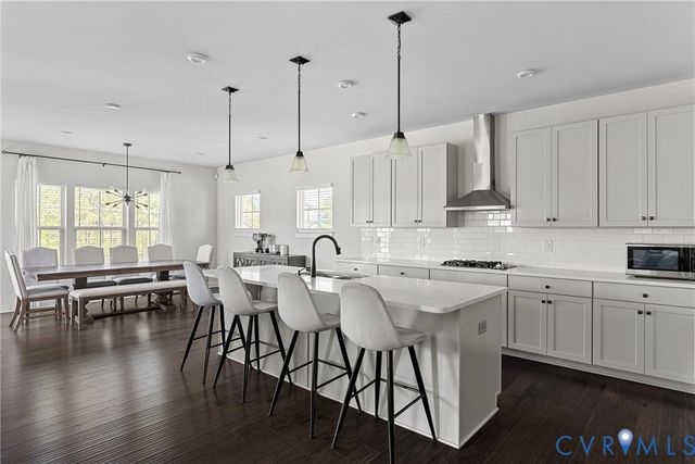 12256 Manor Crossing Dr, Glen Allen, VA 23059
