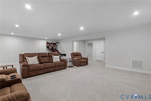 12256 Manor Crossing Dr, Glen Allen, VA 23059