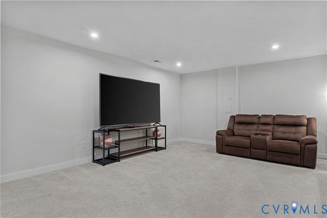 12256 Manor Crossing Dr, Glen Allen, VA 23059