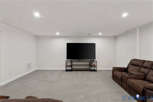 12256 Manor Crossing Dr, Glen Allen, VA 23059