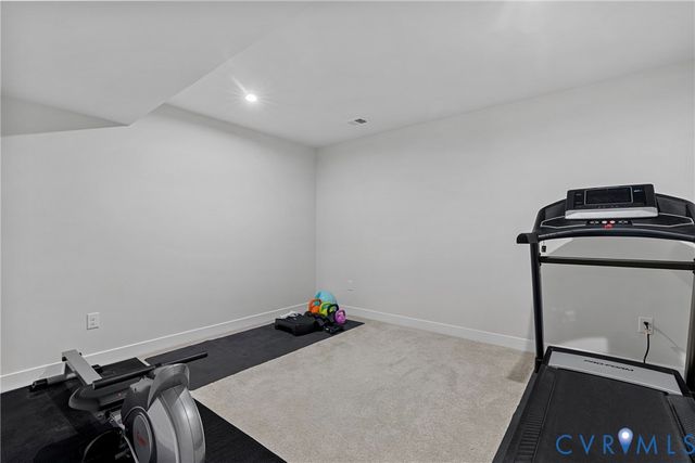 12256 Manor Crossing Dr, Glen Allen, VA 23059