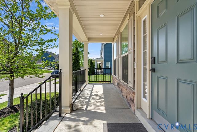 12256 Manor Crossing Dr, Glen Allen, VA 23059
