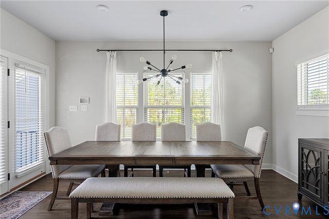 12256 Manor Crossing Dr, Glen Allen, VA 23059