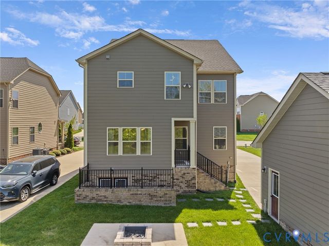 12256 Manor Crossing Dr, Glen Allen, VA 23059