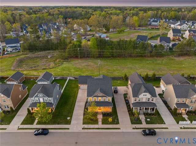 12256 Manor Crossing Dr, Glen Allen, VA 23059