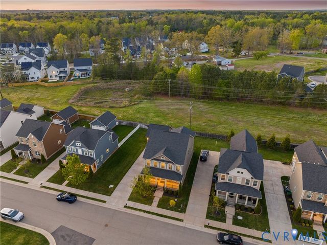 12256 Manor Crossing Dr, Glen Allen, VA 23059