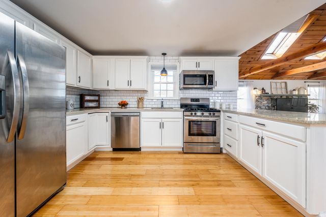 9 Avon Drive, Sandwich, MA 02563