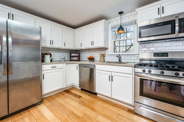 9 Avon Drive, Sandwich, MA 02563