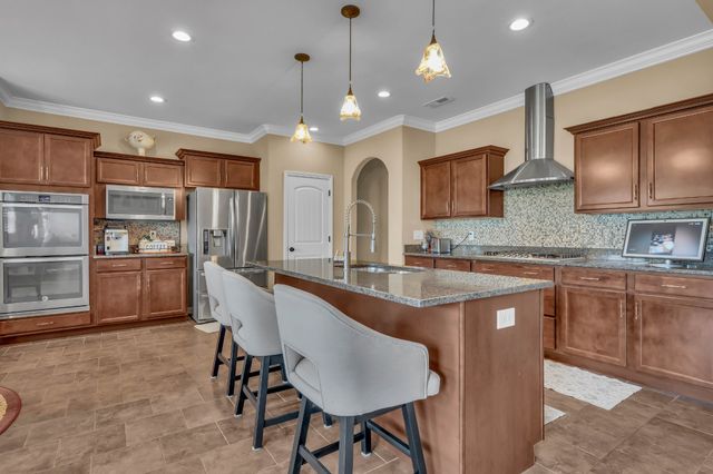 925 Tanager Ct, Clarksville, TN 37040