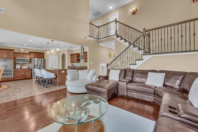 925 Tanager Ct, Clarksville, TN 37040