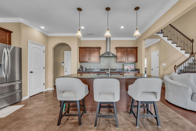 925 Tanager Ct, Clarksville, TN 37040