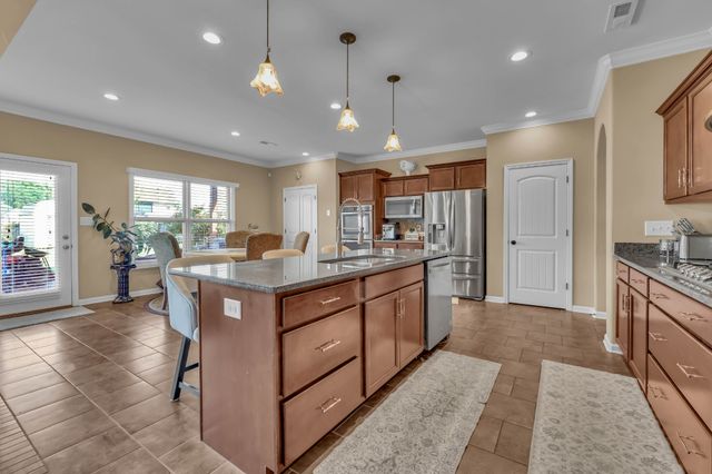 925 Tanager Ct, Clarksville, TN 37040