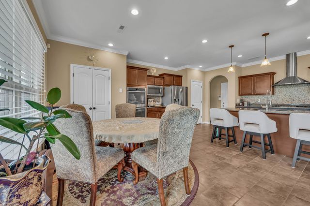925 Tanager Ct, Clarksville, TN 37040