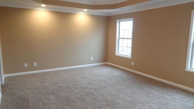 925 Tanager Ct, Clarksville, TN 37040