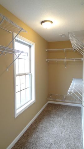 925 Tanager Ct, Clarksville, TN 37040