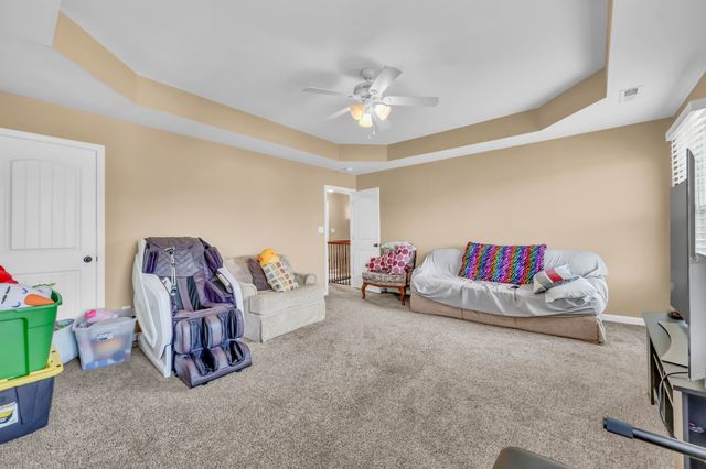 925 Tanager Ct, Clarksville, TN 37040