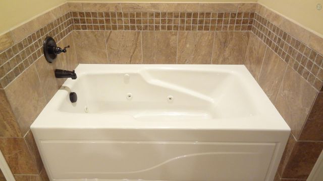 925 Tanager Ct, Clarksville, TN 37040