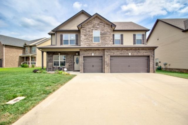 925 Tanager Ct, Clarksville, TN 37040