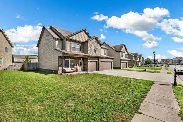 925 Tanager Ct, Clarksville, TN 37040