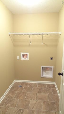 925 Tanager Ct, Clarksville, TN 37040