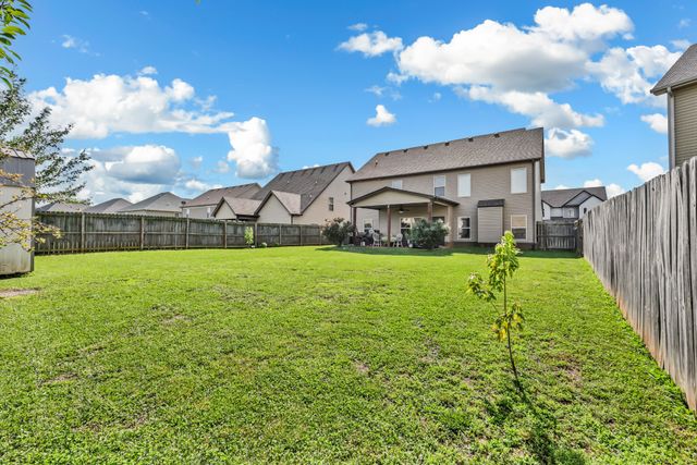 925 Tanager Ct, Clarksville, TN 37040