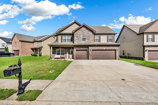 925 Tanager Ct, Clarksville, TN 37040