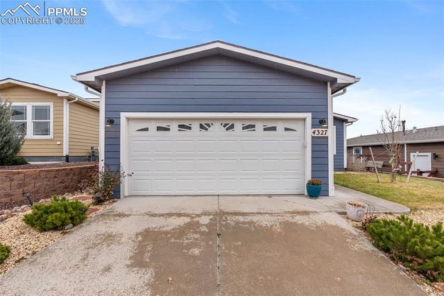 4327 Kingfisher Point, Colorado Springs, CO 80922