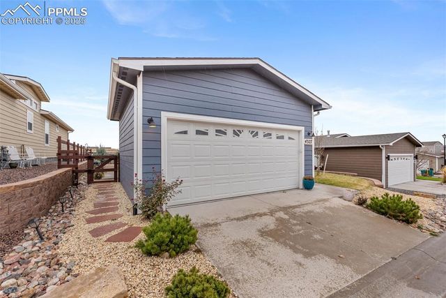 4327 Kingfisher Point, Colorado Springs, CO 80922