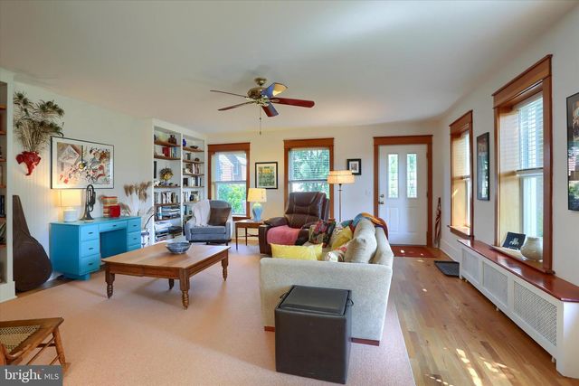 114 W GETTYSBURG ST, Dillsburg, PA 17019