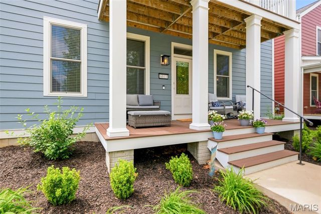 6013 New Town Drive, St Charles, MO 63301