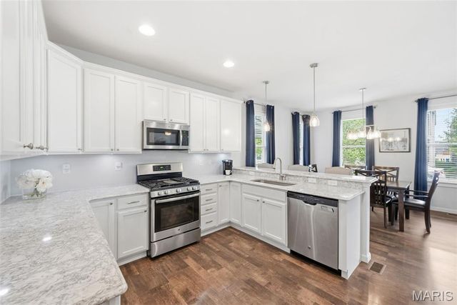 6013 New Town Drive, St Charles, MO 63301