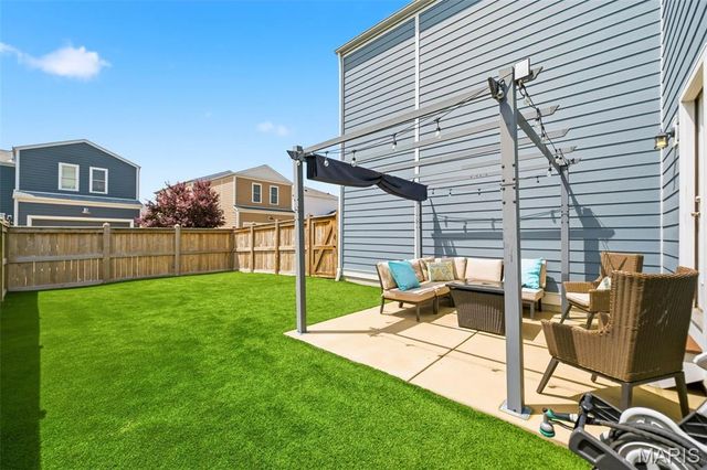 6013 New Town Drive, St Charles, MO 63301