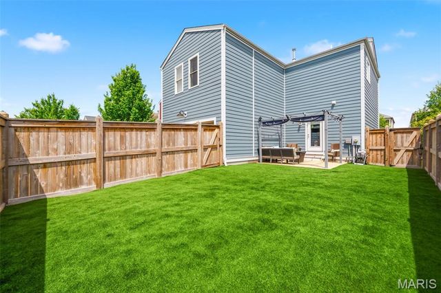 6013 New Town Drive, St Charles, MO 63301