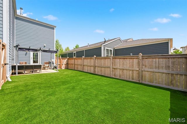 6013 New Town Drive, St Charles, MO 63301