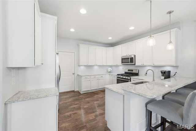 6013 New Town Drive, St Charles, MO 63301