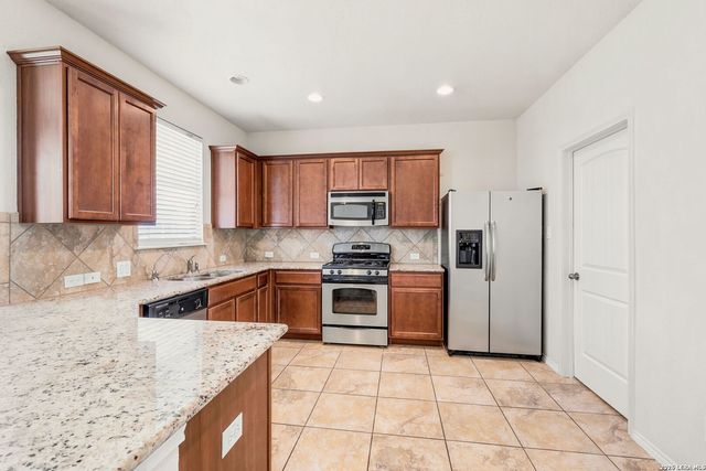 6507 CANDLEBRITE DR, San Antonio, TX 78244