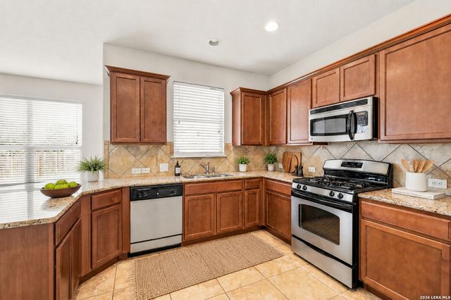 6507 CANDLEBRITE DR, San Antonio, TX 78244