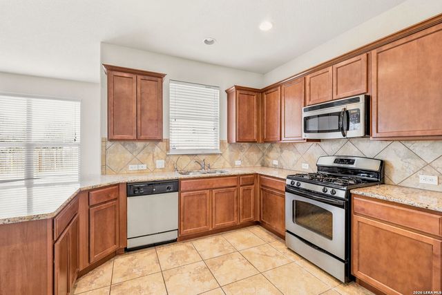 6507 CANDLEBRITE DR, San Antonio, TX 78244