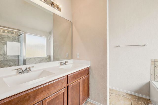 6507 CANDLEBRITE DR, San Antonio, TX 78244