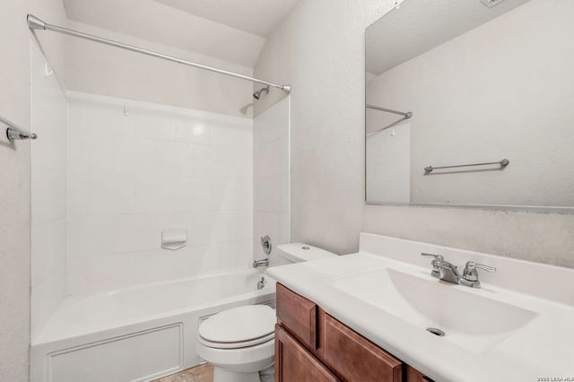 6507 CANDLEBRITE DR, San Antonio, TX 78244