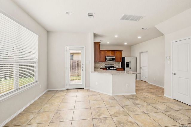 6507 CANDLEBRITE DR, San Antonio, TX 78244