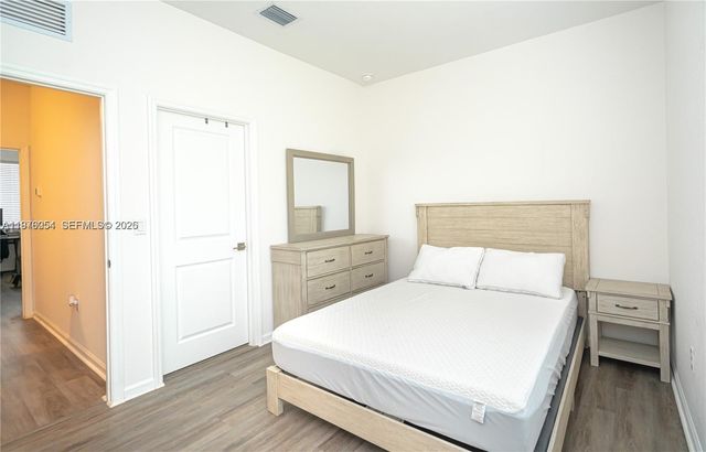 2820 NW 180th St, Miami Gardens, FL 33056