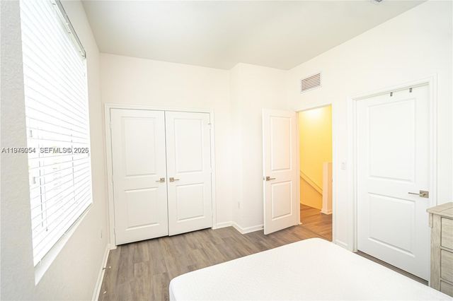 2820 NW 180th St, Miami Gardens, FL 33056