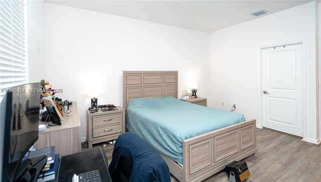 2820 NW 180th St, Miami Gardens, FL 33056