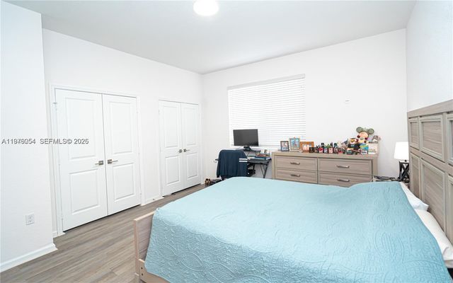 2820 NW 180th St, Miami Gardens, FL 33056