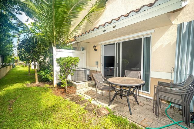 2820 NW 180th St, Miami Gardens, FL 33056