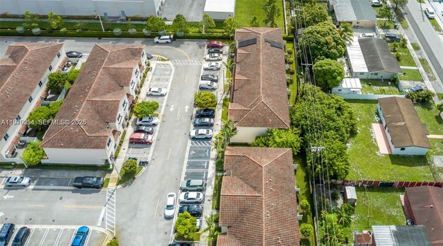 2820 NW 180th St, Miami Gardens, FL 33056