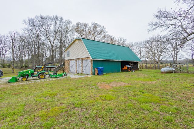 173 Bellview Rd, Taft, TN 38488